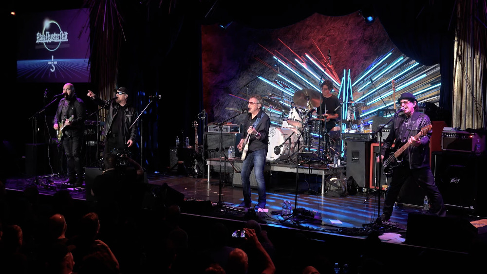 06 18 Blue Oyster Cult