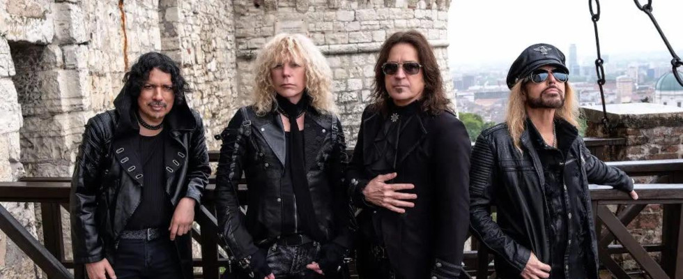 STRYPER